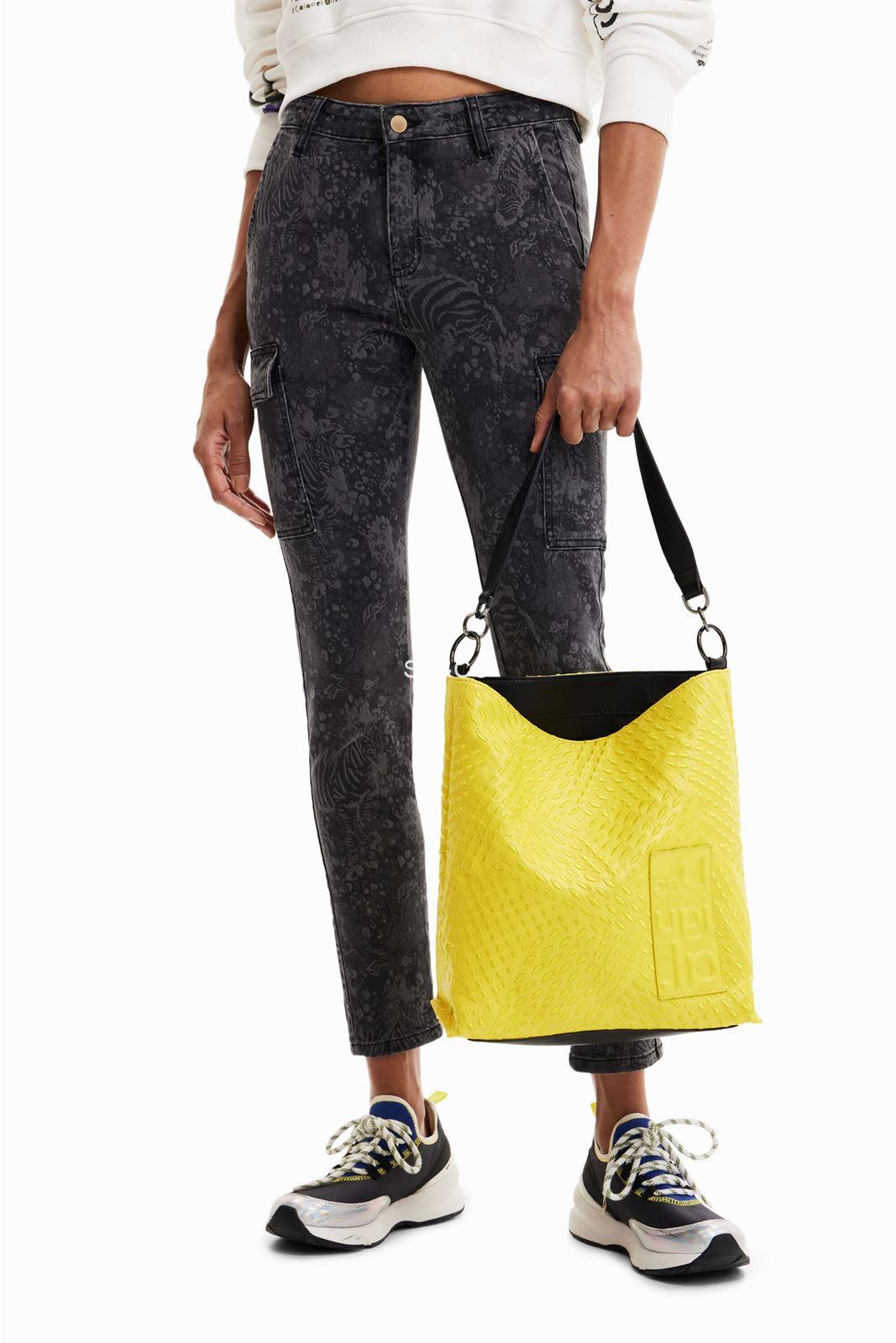 Bolso saco Desigual geometrico 22WAXP39 Magna amarillo - Imagen 2