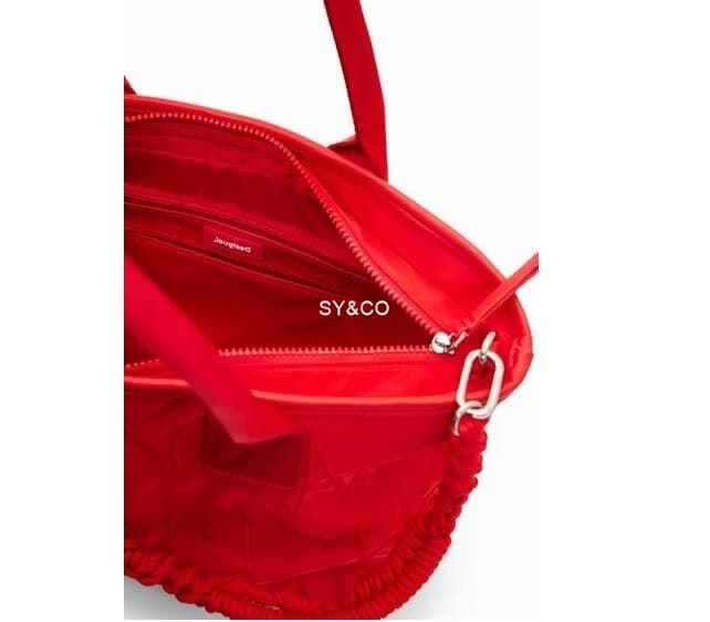 Bolso shopper Desigual nylon rojo bordado zigzag 23SAXY24 Bolis - Imagen 4
