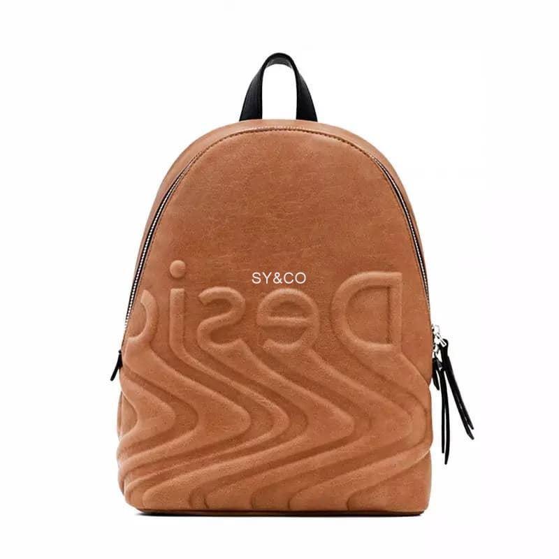 Mochila Desigual beige con logo en relieve 23SAKP17 Psico Logo - Imagen 1