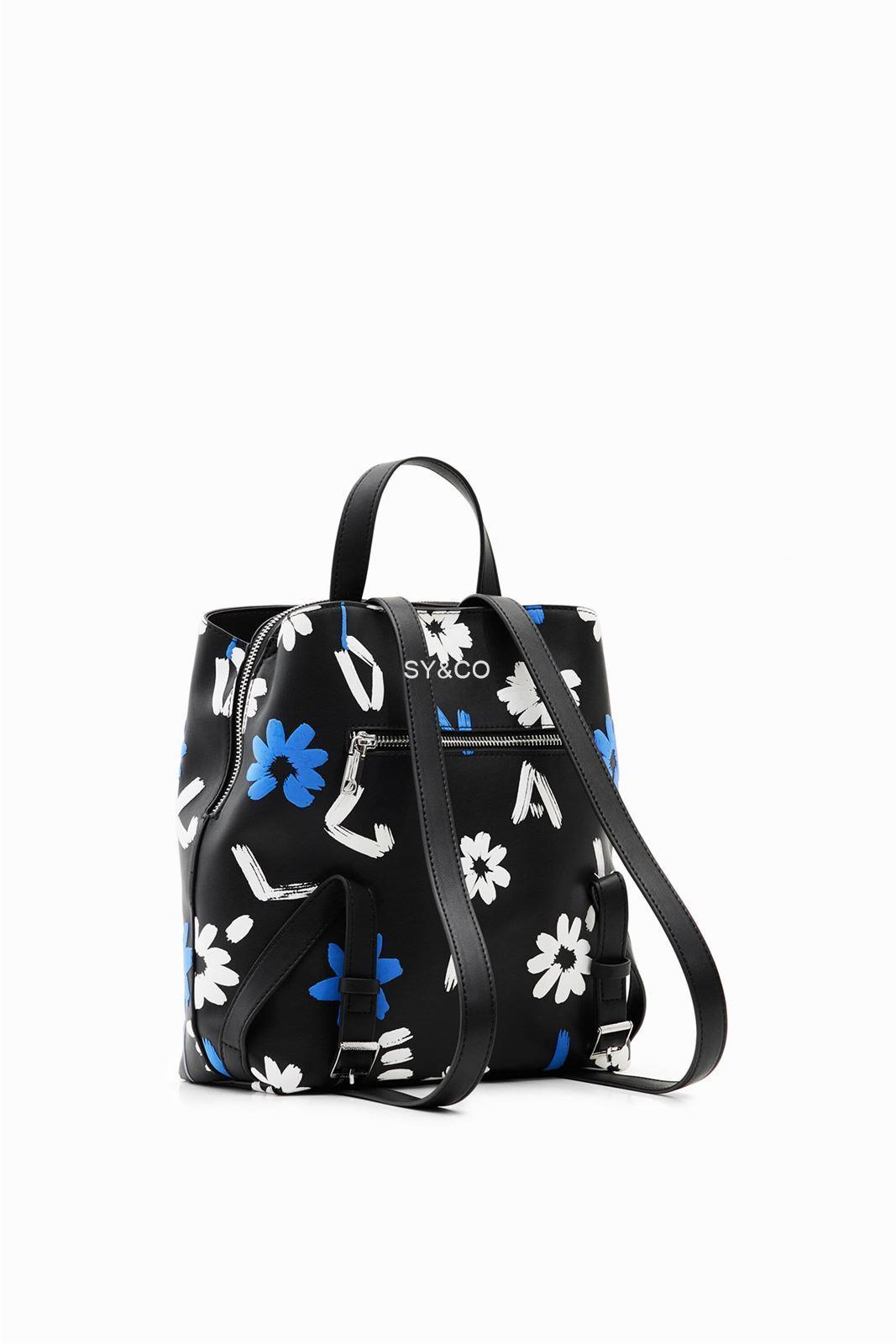 Mochila Desigual negra estampado flores y letras 23SAKP22 Margy - Imagen 3