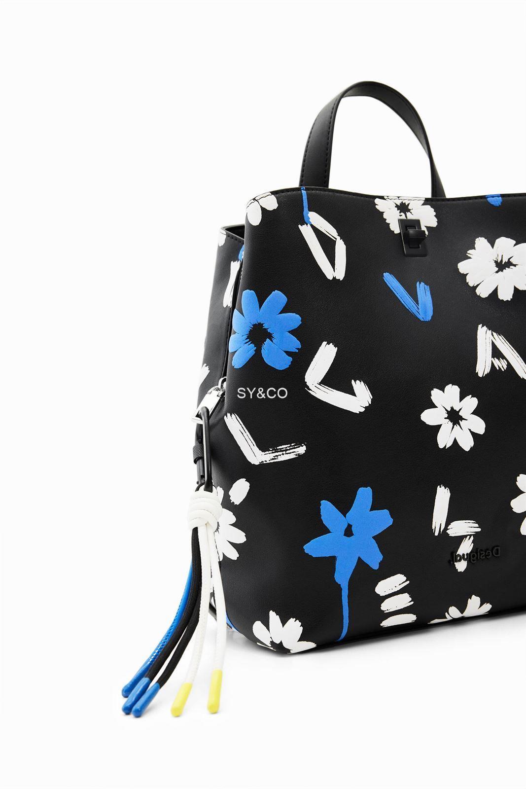 Mochila Desigual negra estampado flores y letras Margy