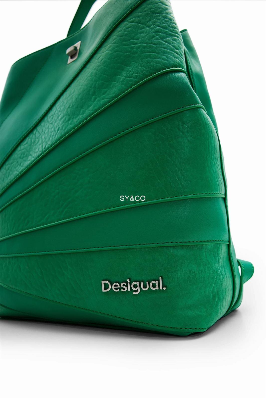 Mochila Desigual patch verde Machina 24SAKP22 - Imagen 3