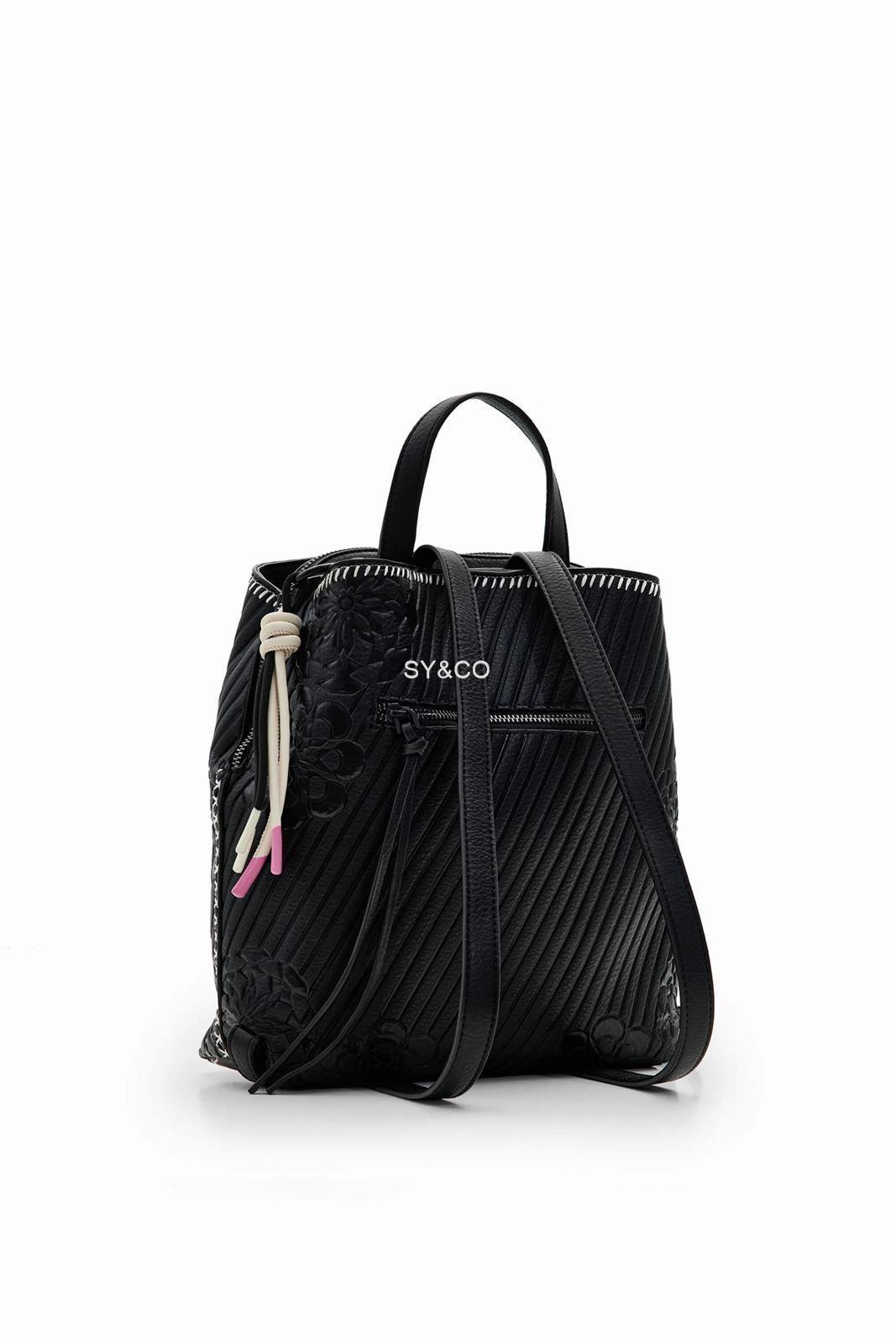 Mochila Desigual relieve flores Softfree 23WAKP07 - Imagen 2